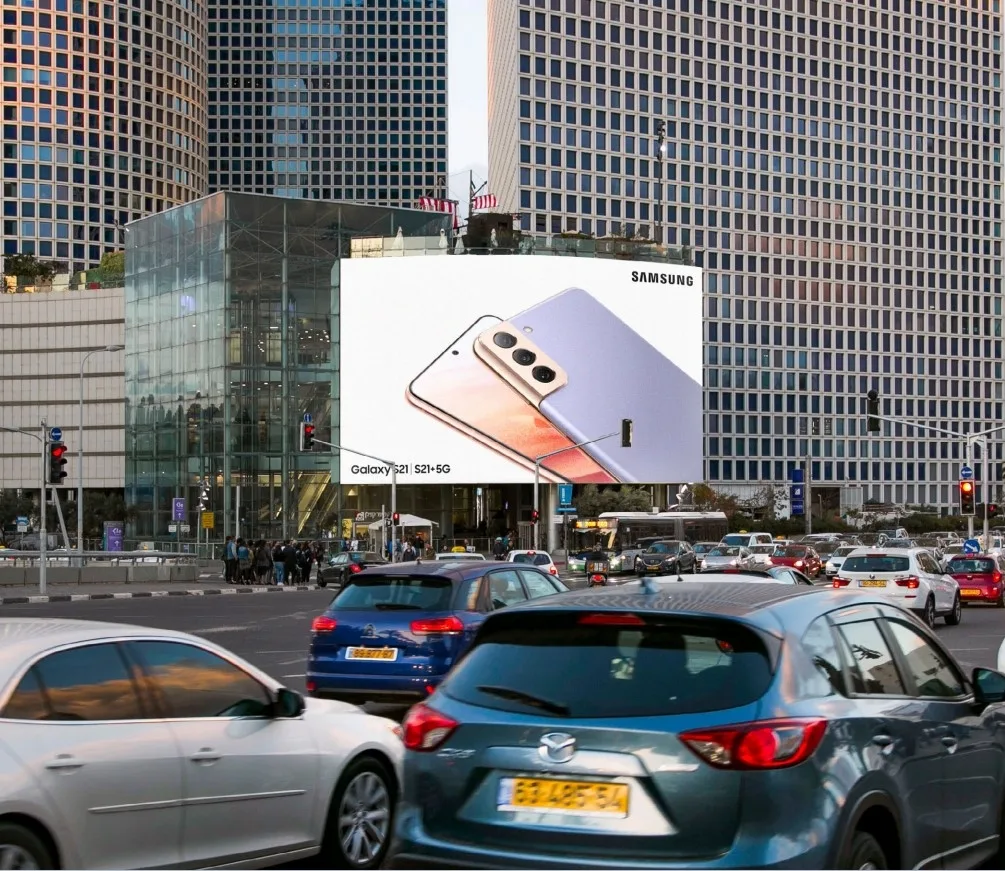שלטי חוצות בתל אביב מהמלאי של אריס מדיה