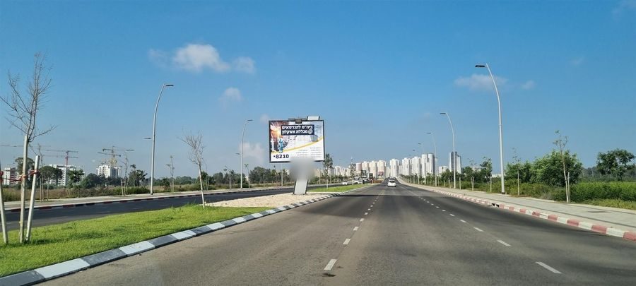 בילבורד בדרך יצחק רבין, ביציאה הצפונית